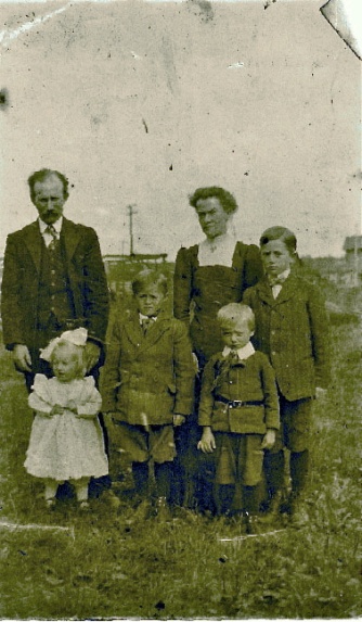 Rob and Ida Milne and Family